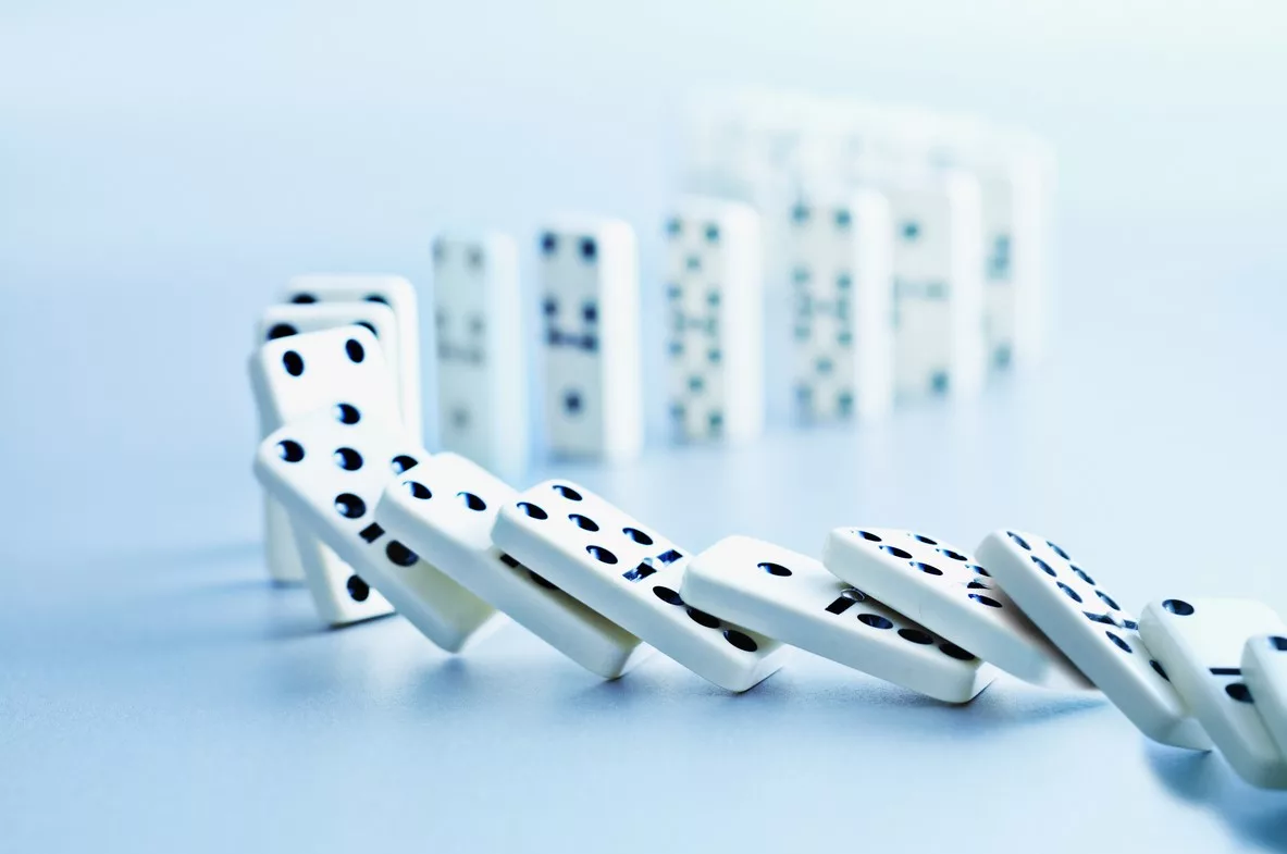 Dominoes domino effect istock martin barraud 96502262