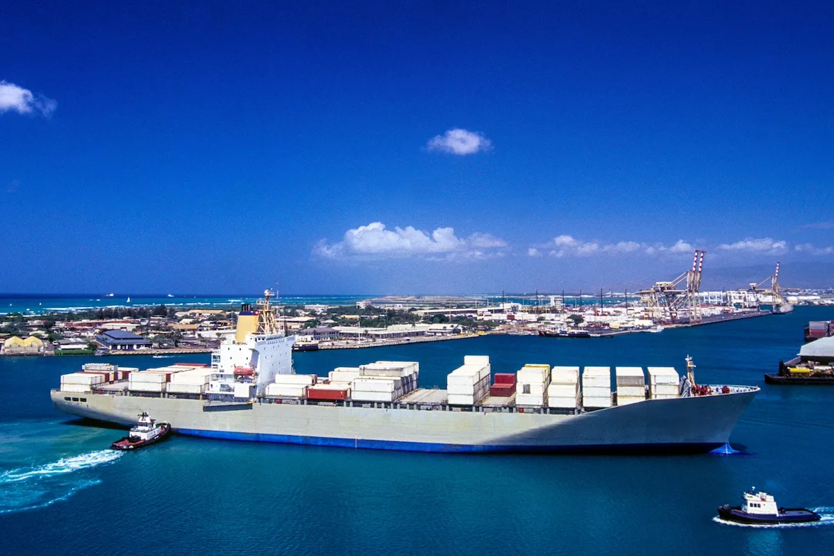 Hawaii shipping container port istock 530424984
