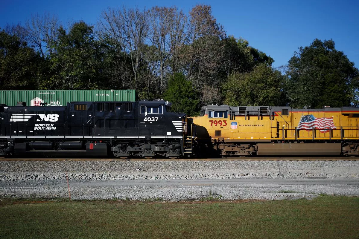 Norfolk southern union pacific rail bloomberg