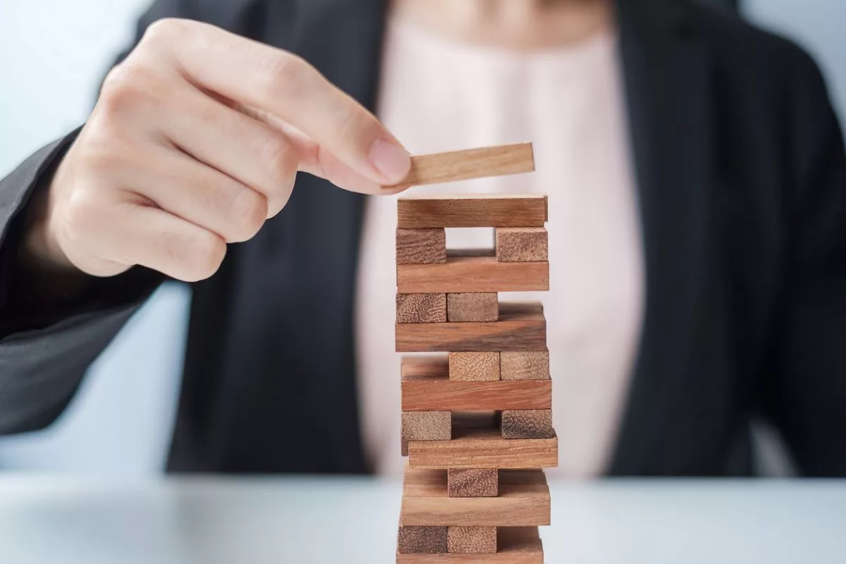 Risk management jenga istock panuwat dangsungnoen 1407962290